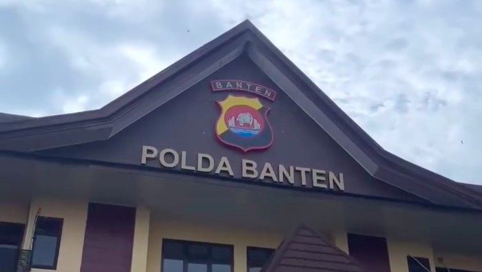 Tujuh orang warga Rangkasbitung, Lebak, Banten dilaporkan ke Polda Banten atas dugaan tindak pidana penghasutan dan perusakan barang milik perusahaan tambang. (IG @humaspoldabanten)
