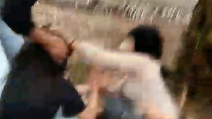Video viral remaja di Bangka Barat dibully Video viral remaja di Bangka Barat dibully.