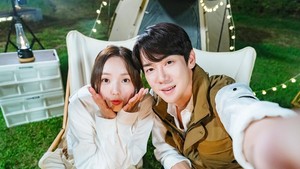 Sepanjang season When the Phone Rings, penonton dibuai oleh chemistry dua pemeran utama drakor ini. Yoo Yeon Seok dan Chae Soo Bin bikin penonton baper banget.