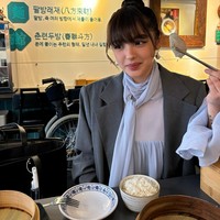 Sebagai artis terkenal, kehidupan pribadi Andrea sering jadi sorotan. Ia diketahui pernah menjalin hubungan dengan lawan mainnya, Seth Fedelin. Putus dari Seth, Andrea berpacaran dengan pebasket Ricci Rivero dan sempat dilamar saat pertandingan. Sayangnya mereka putus pada Mei 2023. Foto: Instagram Andrea Brillantes