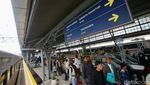 Arus Balik Libur Nataru, Stasiun Pasar Senen Ramai Penumpang