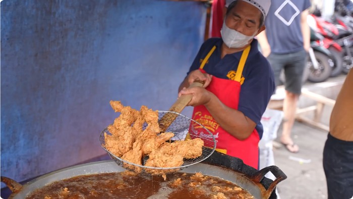 mantan sopir sukses jualan ayam goreng crispy