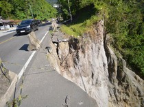 Bahu Jalan Nasional Longsor di Padang Pariaman