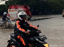 Kawasan Gedebage Bandung Banjir, Sejumlah Kendaraan Mogok
