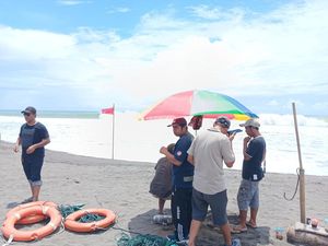 2 Wisatawan Terseret Ombak Pantai Mliwis Kebumen, 1 Belum Ditemukan