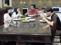 Intip Isi Rumah Bapak FTV Herdin Hidayat, Pernah Jadi Lokasi Video Klip Mahalini
