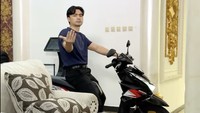 Ketika anak-anak Herdin Hidayat membuat konten di dalam rumah. Foto: dok. Instagram Anesya Anggun
