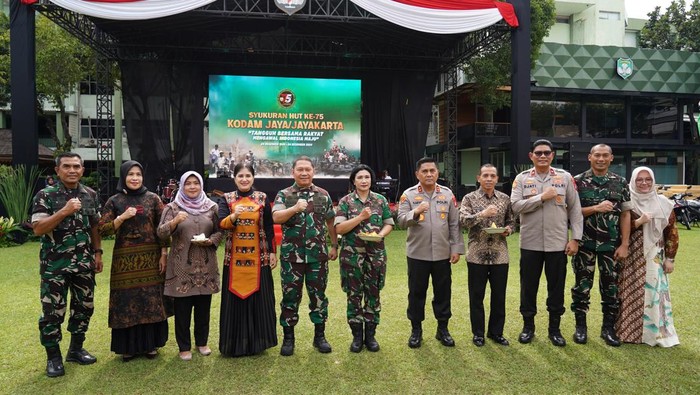 Kapolda Metro Jaya hadiri syukuran HUT Kodam Jaya