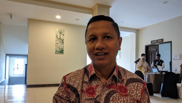 Ketua Divisi Pencegahan, Partisipasi Masyarakat, dan Hubungan Masyarakat (Parmas) Bawaslu NTB, Hasan Basri, ditemui di Mataram, Sabtu (4/1/2025). (Ahmad Viqi/detikBali)