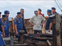 Kapal Berbendera Vanuatu Angkut Limbah B3 Ditangkap di Perairan Bintan