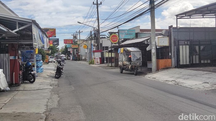 Lokasi jalan yang diblokade di Nologaten, Depok, Sleman, Sabtu (4/12/2024).