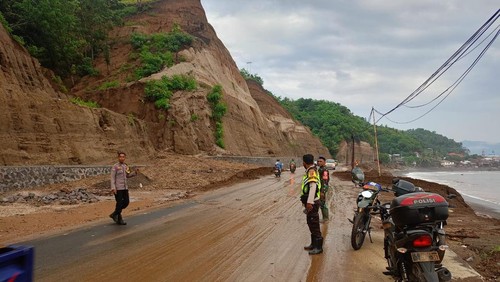 Longsor di Kabupaten Ende, Nusa Tenggara Timur (NTT), Sabtu (4/1/2025).