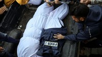 Kementerian Kesehatan Gaza mengatakan 27 orang tewas per pagi tadi waktu setempat. Sebelumnya, 71 orang tewas di Al-Mawasi , sebuah wilayah di Gaza tengah yang sebelumnya dinyatakan sebagai zona aman kemanusiaan oleh otoritas Israel.  