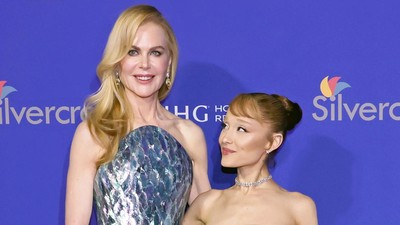 7 Foto Ariana Grande dan Nicole Kidman Pose Bareng, Beda Tinggi Badan Disorot