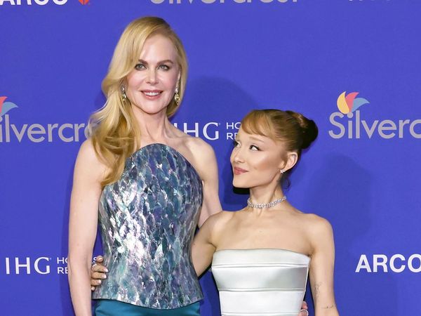 7 Foto Ariana Grande dan Nicole Kidman Pose Bareng, Beda Tinggi Badan Disorot