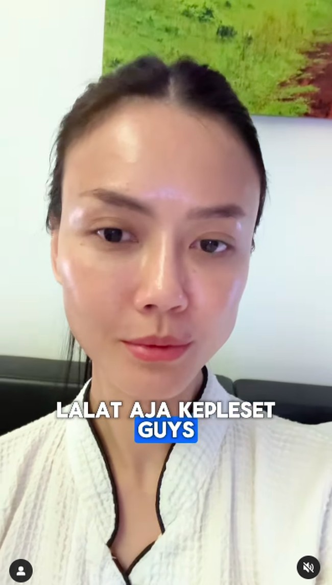 Begini penampilannya yang glowing setelah menjalani perawatan wajah tersebut. Foto: Instagram Nita Gunawan