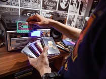 Produksi Kaset Pita Terkendala Bahan Baku