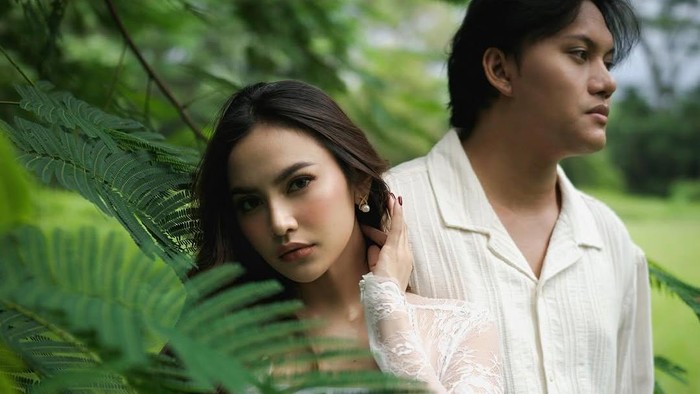 Mahalini perlihatkan baby bump