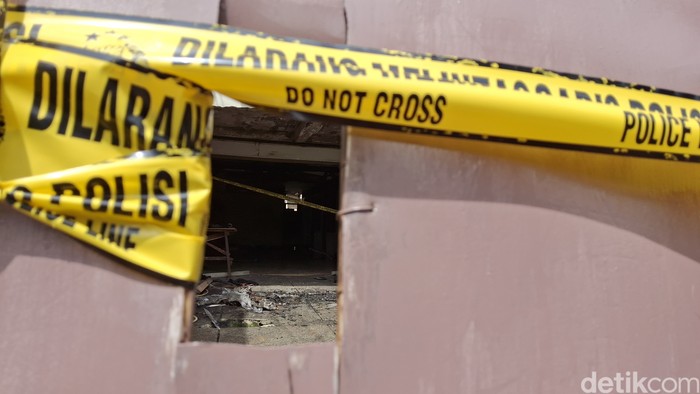 Rumah yang dilanda kebakaran di Kebayoran Baru, 3 Januari 2025, terlihat sudah digaris polisi pada 5 Januari 2025. (Taufiq Syarifudin/detikcom)