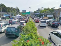 Video: Long Weekend, 15 Ribu Kendaraan Menuju Puncak Bogor Siang Ini
