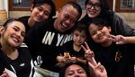 Full Senyum Formasi Lengkap, Sule Tahun Baru Bareng Anak dan Menantu