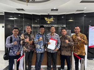 Tim Hukum Khofifah-Emil Siap Kawal Pilihan Warga Jatim di MK