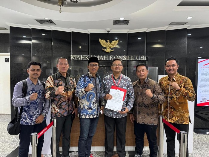tim pemenangan khofifah-emil