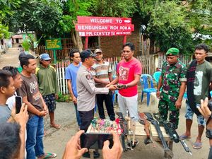Giliran Warga Roka Bima Serahkan Senpi-Panah Dipakai Perang Saat Tahun Baru
