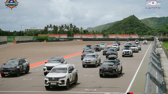 Komunitas ID42NER Touring ke NTT dan NTB