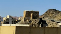 Kaum muslimin atas usulan Salman al-Farisi menggali parit di sekeliling Kota Madinah untuk menghalau kaum kafir masuk. Ini adalah lokasi Perang Khandaq. Foto: Getty Images/Tamer Soliman