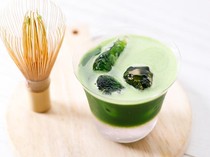 Segar! Racikan Matcha Campur Air Kelapa Buat Tambah Energi