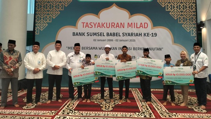 Milad ke 19 tahun Bank Sumsel Babel Syariah santuni anak yatim