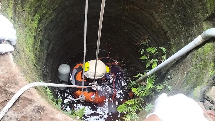 Nenek di Trenggalek tewas tercebur sumur