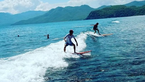 Pantai Rako menjadi destinasi favorit para peselancar di Desa Hewa, Kecamatan Wulanggitang, Flores Timur, Nusa Tenggara Timur (NTT). (Foto: jadesta.kemenparekraf.go.id)