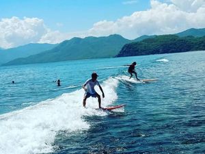 Pesona Pantai Rako, Destinasi Favorit Para Peselancar di Flores Timur