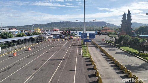 Suasana lengang di Pelabuhan Gilimanuk, Jembrana, Minggu (5/1/2025).