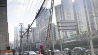 Kalau bisa nyusahin rekan kerja, kenapa enggak ? Asli jangan ditiru ya bahaya.
