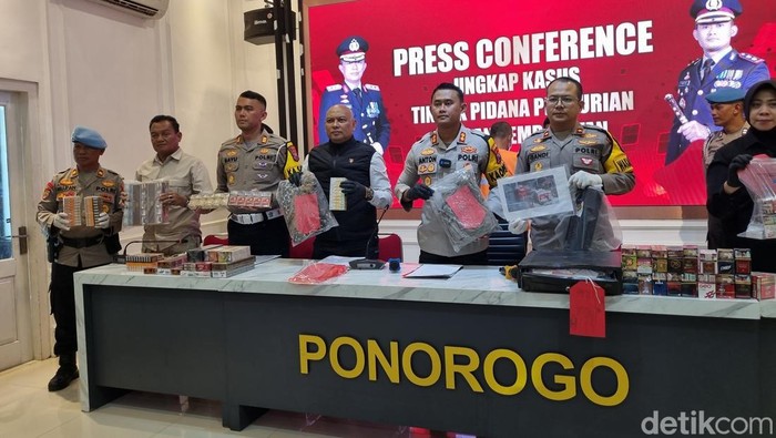 Press rilis kasus kriminalitas sepanjang 2024 di Polres Ponorogo.