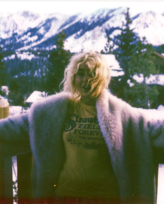 Dalam postingan, pelantun ‘Espresso’ tersebut memamerkan kecantikan alaminya yang jadi perhatian para penggemar.  Foto: Instagram Sabrina Carpenter