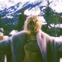 Dalam postingan, pelantun ‘Espresso’ tersebut memamerkan kecantikan alaminya yang jadi perhatian para penggemar.  Foto: Instagram Sabrina Carpenter