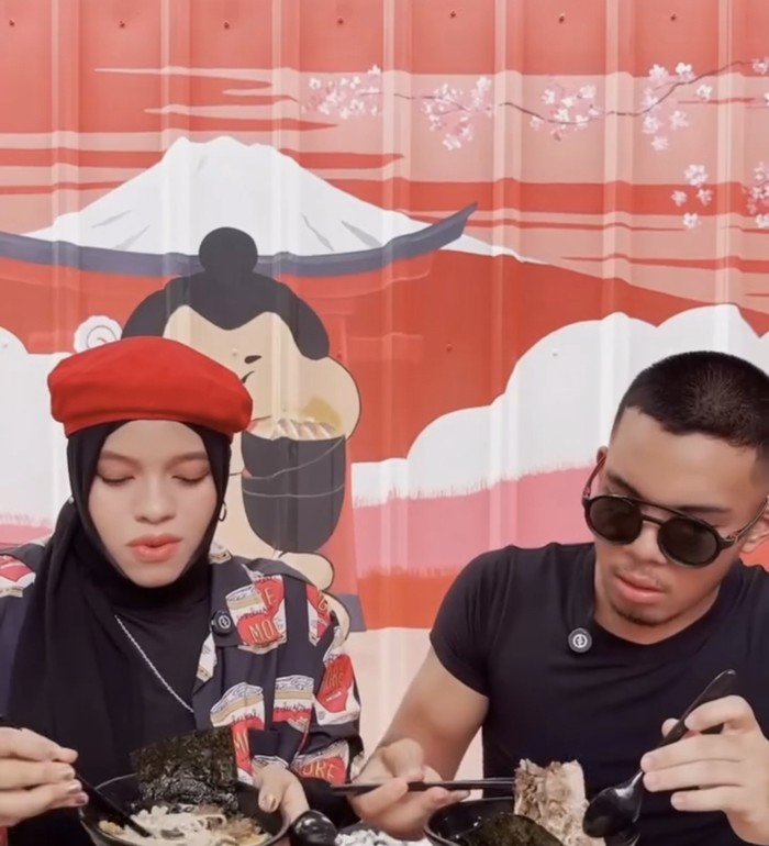 Sajidah Halilintar Sajidah Halilintar