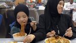 Sajidah Halilintar Kompak Belanja dan Makan Bareng Saudara