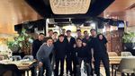 Momen Shin Tae-yong Makan Malam Bareng Pemain dan Pelatih