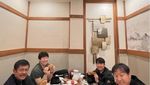 Momen Shin Tae-yong Makan Malam Bareng Pemain dan Pelatih