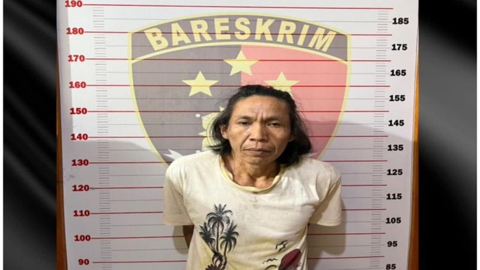 Tampang pelaku saat diamankan polisi usai mencuri di rumah anggota TNI