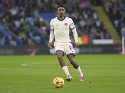Wesley Fofana di peringkat kelima. Chelsea membelinya dari Leicester di 2022 seharga 80 juta Euro atau setara Rp 1,52 triliun (AP/Dave Shopland)