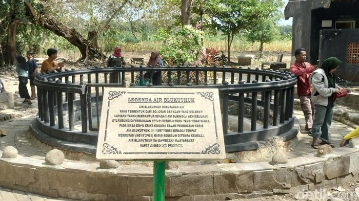 Wisata air Blukuthuk yang berada di  Desa Sendangharjo, Kecamatan Ngasem, Bojonegoro