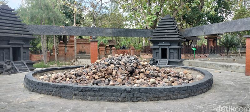 Wisata air Blukuthuk yang berada di  Desa Sendangharjo, Kecamatan Ngasem, Bojonegoro