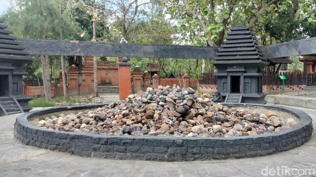 Wisata air Blukuthuk yang berada di  Desa Sendangharjo, Kecamatan Ngasem, Bojonegoro