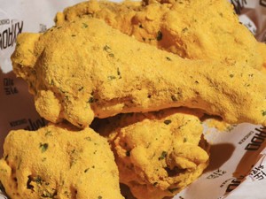 Baru di Kemang! Fried Chicken Keju ala Korea hingga Nasi Bali